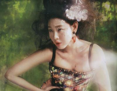 Han Hye Jin in Dolce & Gabbana su W Korea