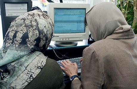 Internet bloccato in Iran per il ricordo della Rivoluzione islamica del 1979