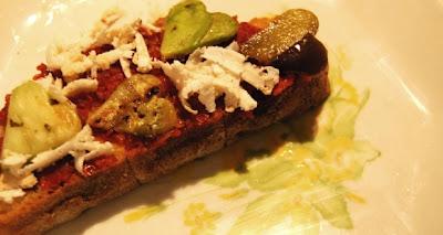 Bruschette con cuoricini di verdure