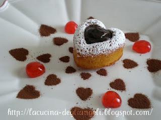 Cuoricini all' arancia e salsa al cioccolato