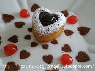 Cuoricini all' arancia e salsa al cioccolato