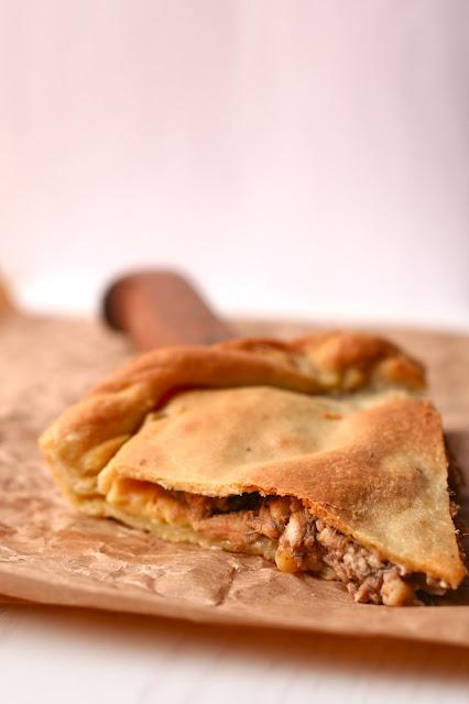 Schiacciata Catanese con tuma e alici