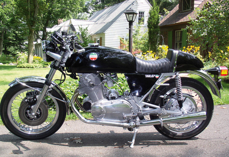 Laverda in Black  750SF