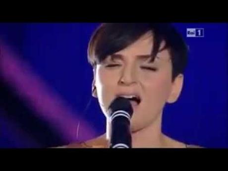 0 Arisa   La notte | Testo Video | Sanremo 2012