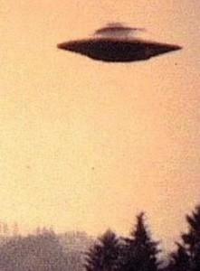 Ufo gigante terrorizza Udine e la vicenda finisce a “I fatti vostri”