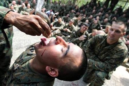 cobra gold 11 Marines, ingoiano sangue di cobra. FOTO