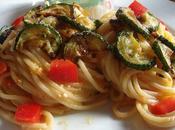 Spaghetti kamut, crema peperone fiorone capra zucchine fritte