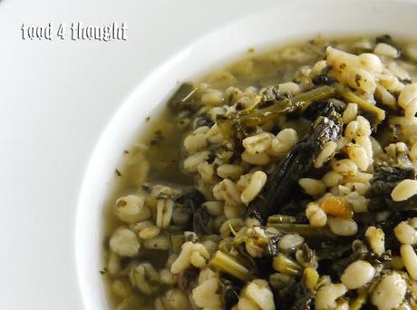 Zuppa di cavolo nero e grano con bottarga di muggine