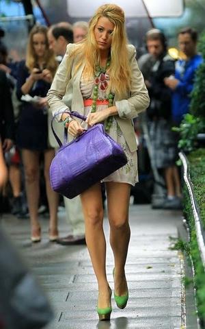 How to dress like Blake Lively