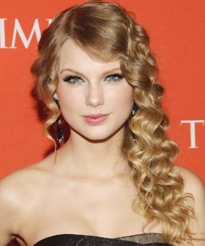 Taylor Swift Hairstyles: What is your favorite?