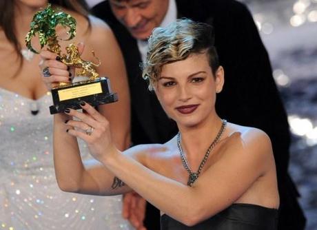 Emma vince il Festival di Sanremo 2012. Seconda classificata Arisa, terza Noemi