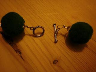 La collana pompon. Tutorial / Le collier pompon. Tutoriel