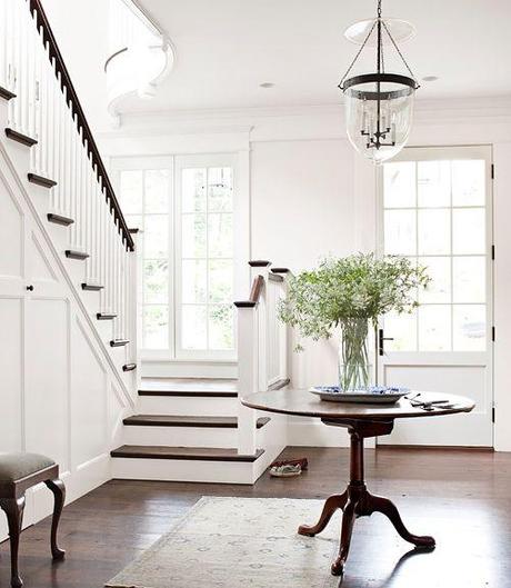 SIMPLE WHITE: INTERIOR DESIGN