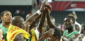 La festa degli ivoriani per la prima vittoria al Mondiale. Ansa