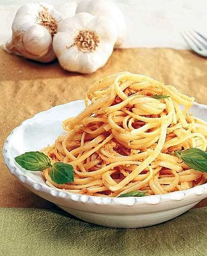 Linguine alle mandorle e bottarga