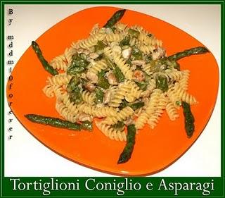 TORTIGLIONI CONIGLIO E ASPARAGI