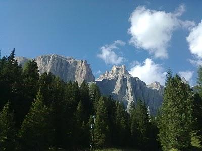 Parco naturale di Fanes - una mulattiera in mezzo al paradiso