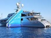 Dolce Gabbana 'scivolano mare' Regina d'Italia