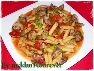 PASTA CON LE VONGOLE AL POMODORO