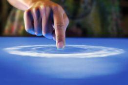 “Touch screen” : Le  vetrine del futuro