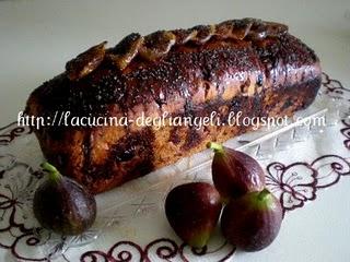 Cake di prosciutto, olive e fichi