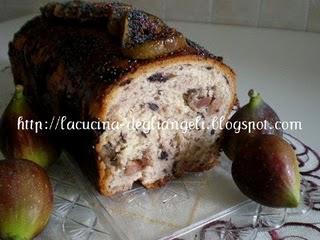 Cake di prosciutto, olive e fichi