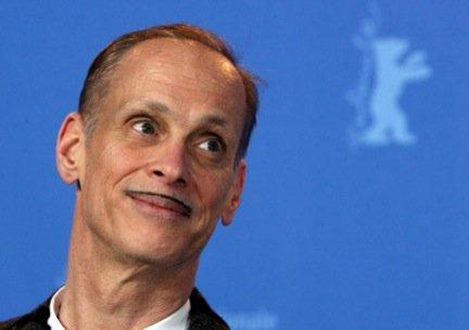 John Waters: “Vietate i divorzi eterosessuali!”