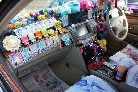 Giappone: Le auto Itasha degli otaku inguidabili