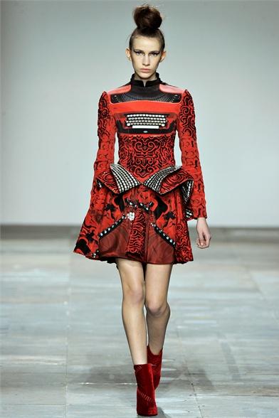 London fashion week. Mary Katrantzou e la sperimentazione delle stampe digitali