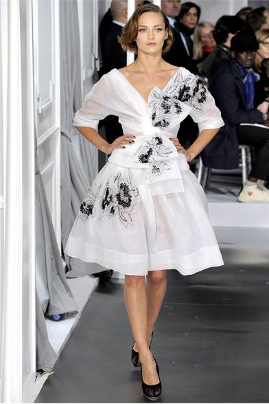 Charming Christian Dior spring couture 2O12.