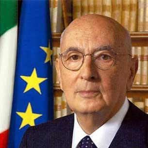 Napolitano: buffone e massone.