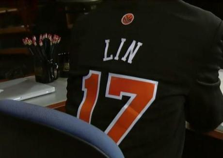 Basket, Nba: Linsanity per Dave Letterman con numero 17 dei Knicks al Late Show da New York