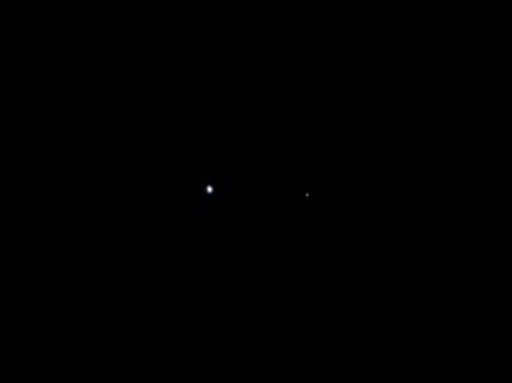 La Terra e la Luna viste da Juno