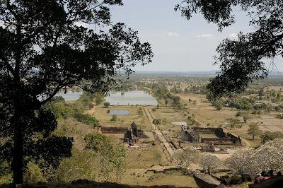 Lettere dal Laos 6: I frangipane di Wat Phu.