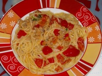 Spaghetti con tonno e pomodorini - Piatto ultimato