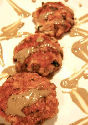 Hamburger di salmone con salsa al balsamico