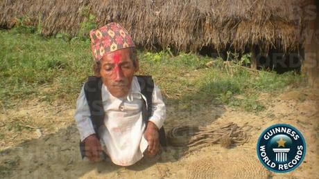 Ecco l'uomo più piccolo del mondo: Lo proclamerà domani a Kathmandu il Guinees dei primati