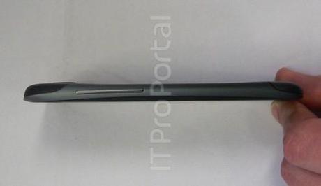 ITProPortal HTC One X 2 1 displaywatermarked2v3 492x285 HTC One X, ecco le prime foto reali