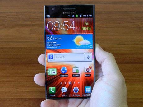 Samsung Galaxy B : Il Nuovo Smartphone Android Con Display Senza Bordi ...