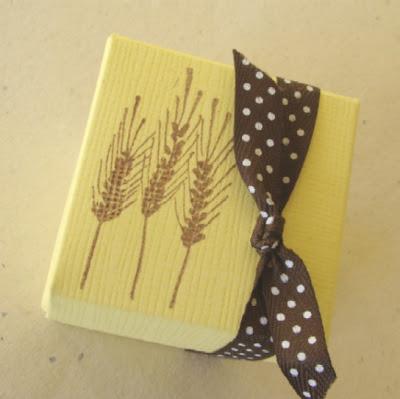 PORTA CONFETTI PER COMUNIONI....