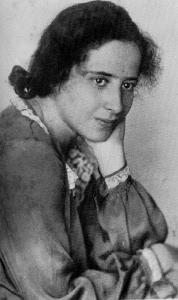 CAMMINARSI DENTRO (334): Ricordare Hannah Arendt