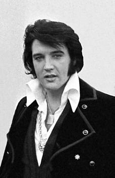 Elvis morì d’infarto a..42 anni..