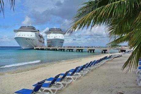 ‘Siamoappenatornati’, racconti fotografici di viaggio: i Caraibi magici di Costa Atlantica (II). Grand Turk.