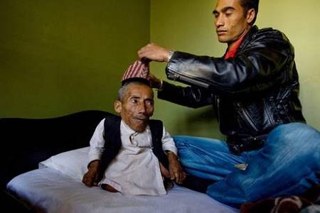 uomo più piccolo al mondo 4 Nepalese l’uomo più piccolo al Mondo | FOTO