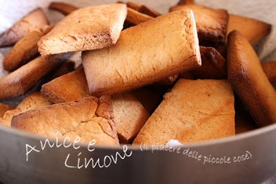 le mie chiacchiere al forno senza lievito, senza zucchero e senza uova