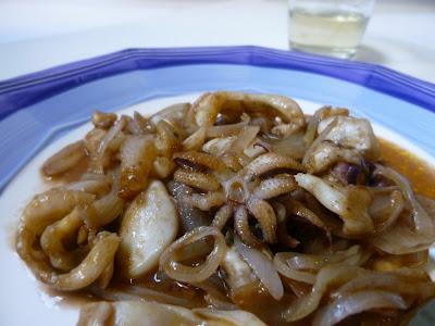 seppie  stufate con cipolle (soupies stifado)