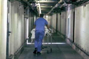 Sassari: Molestata in ospedale mentre è in barella