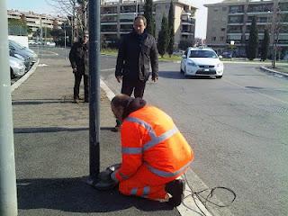 Il XVIII Municipio rimuove i cartelloni abusivi