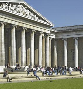 Una notte al museo, aperture serali del British Museum.