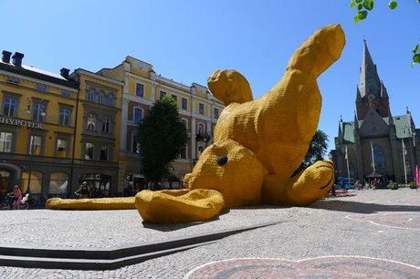 BIG YELLOW RABBIT